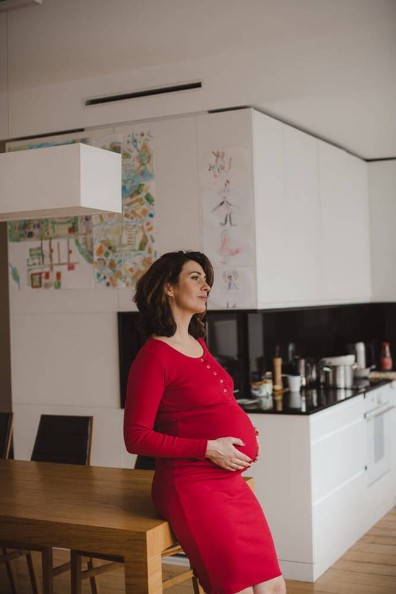 Tummy Sukienka ciążowa i do karmienia z dzianiny w prążek Milk&Love karminowy