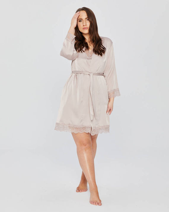 Szlafrok satynowy z koronką plus size Mona beige