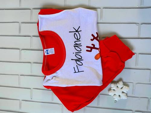 Renifer Moocha Piżamka świąteczna dla dzieci z imieniem FABIANEK czerwony