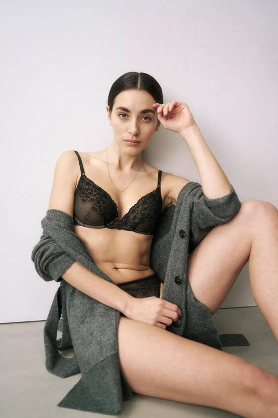 Bright Spotlight High Leg string Stringi damskie Triumph czarny