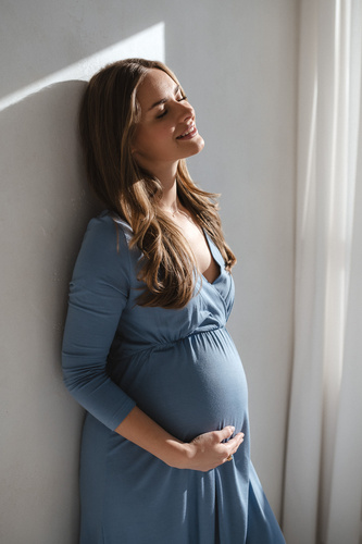 Star Light Koszula nocna ciążowa i do karmienia bambusowa 7/8 Milk&Love błękitna – oddychająca, do szpitala, wygodne karmienie piersią