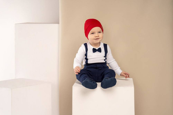 Komplet 163023 "Magia Świąt" czapka, apaszka, body i spodnie Nicol - granatowy