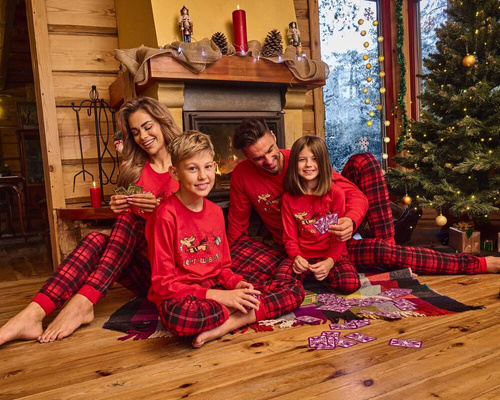 593/156 966/156 Celebrate Piżama chłopięca Cornette czerwony