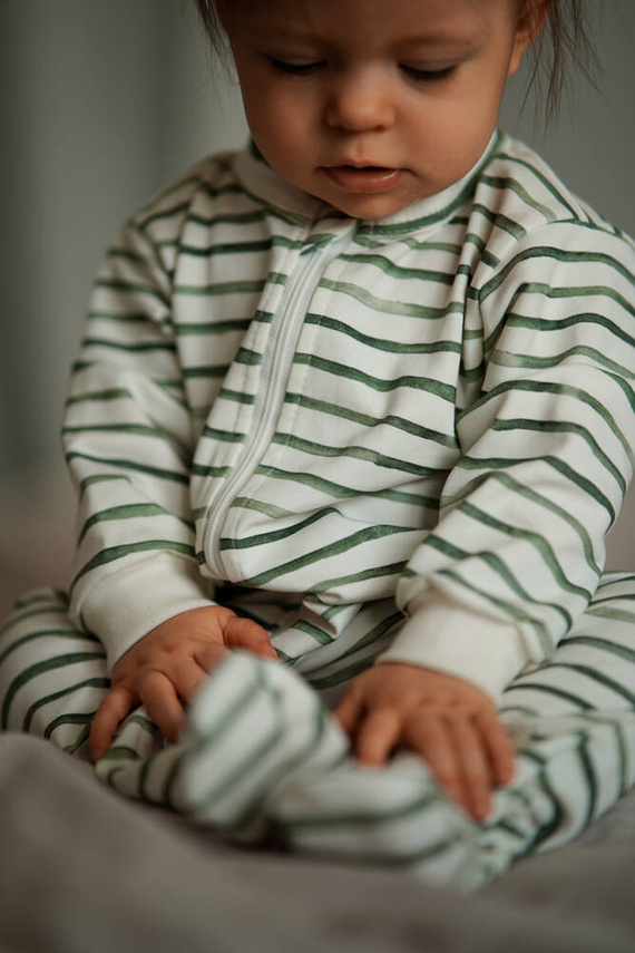 02250Z "Stripes Z" Pajacyk niemowlęcy dresowy Makoma