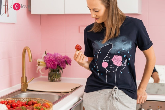 Bluzka do karmienia Boob Milk&Love ciemny granat z grafiką