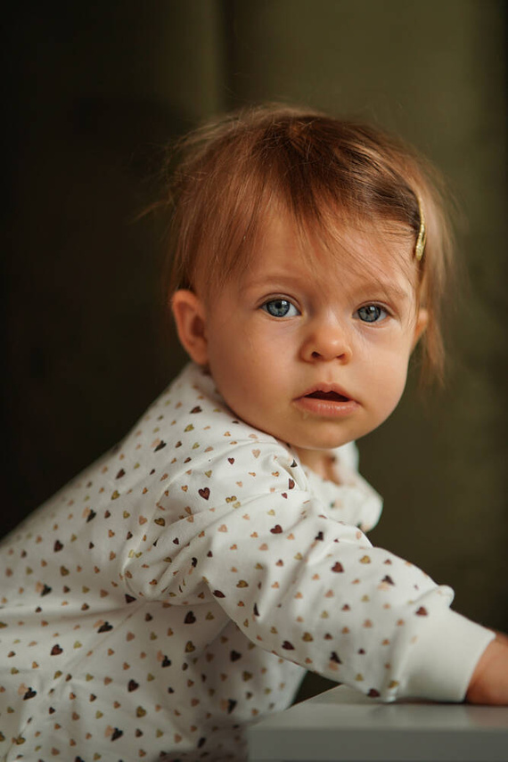 02250B "Hearts Brown" Pajacyk niemowlęcy dresowy Makoma