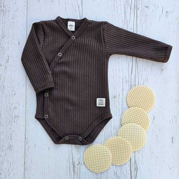 "Natural Waffel" Makoma Body dzidziuś z długim rękawem mocha