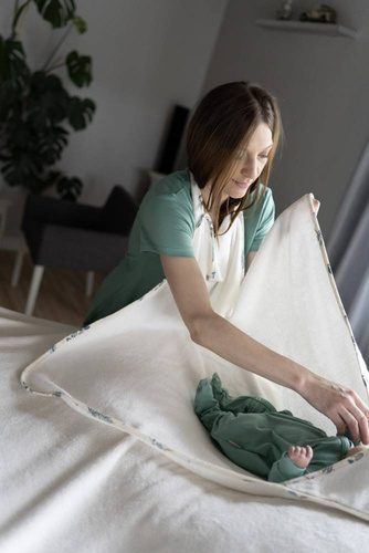 bambusowy ręcznik z kapturkiem Doctor Nap 4461 - milk