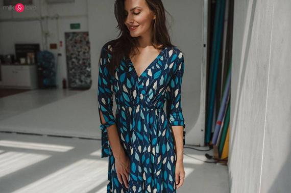 Two Ways MIDI Milk&Love Sukienka ciążowa i do karmienia granatowa w listki