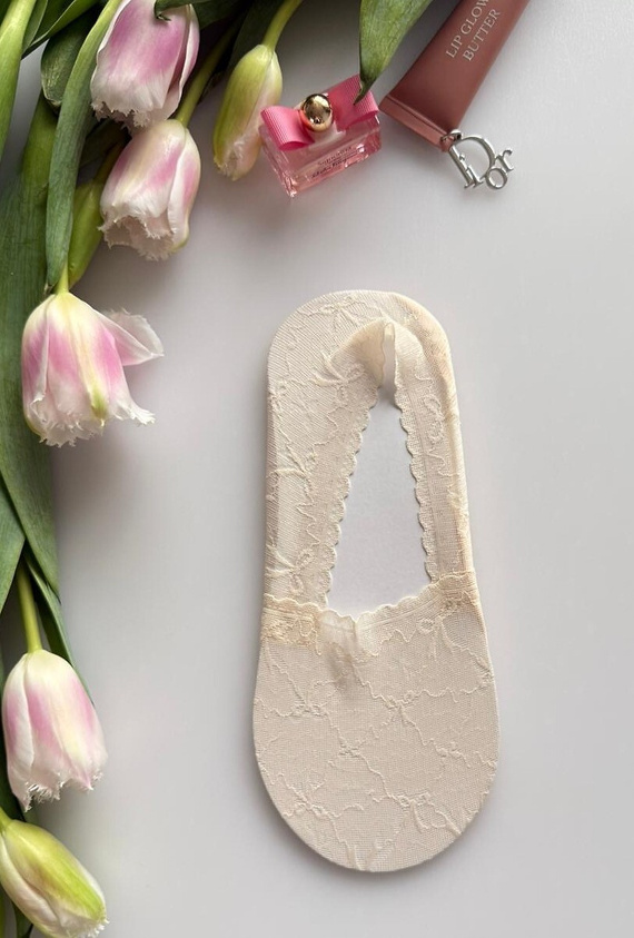 Baleriny damskie Magnetis Kokardka Mini z koronką i silikonem – niewidoczne stopki beige