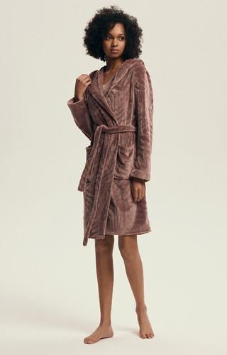 43602 Devyn  Szlafrok damski z kapturem Henderson mahogany – krótki, ciepły, welurowy