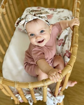 Stylowy komplet koszulka + spodenki Yosoy - brudny róż