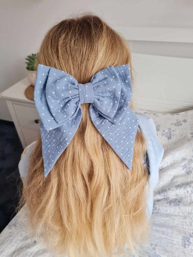 KMN16 Muślinowa kokarda do włosów z automatyczną klamrą Marija - niebieski