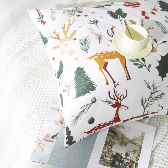 Christmas Forest Pościel mikrosatynowa świąteczna biała I25 Spod Igły i Nitki – miękka, gładka i trwała