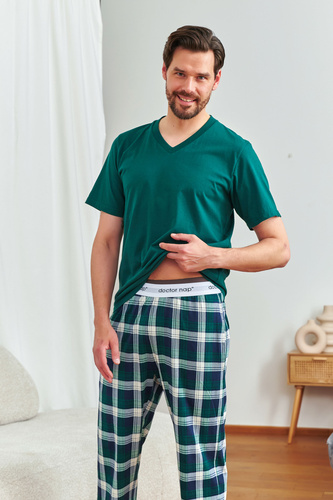 Doctor Nap 7368 – Męska piżama bawełniana z koszulką V-neck | 100% bawełna, polska produkcja - emerald