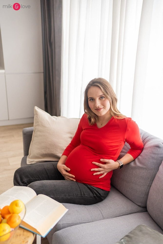 Bluzka do karmienia i ciążowa z dekoltem w serek Milk Shirt czerwona