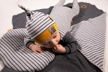 Czapeczka niemowlęca 173054 "Prince" Nicol