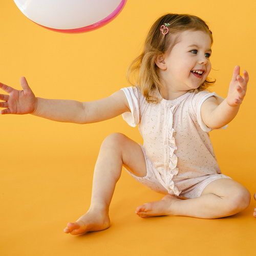 Strawberry & Love  Eevi Rampers niemowlęcy - koral