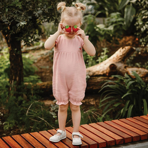 Strawberry & Love Eevi Rampers niemowlęcy - koral
