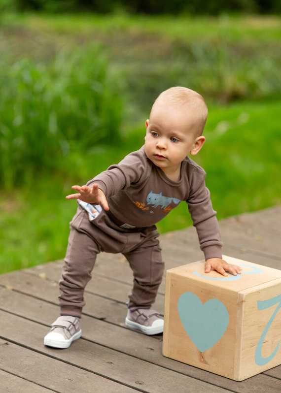 ABN-4509 Skarby Jesieni Spodnie dresowe z bawełny organicznej Nini brązowy