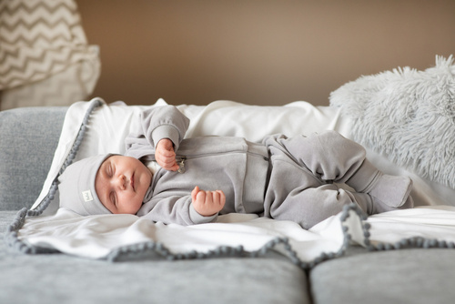 Hello Pinokio Czapka niemowlęca - szary