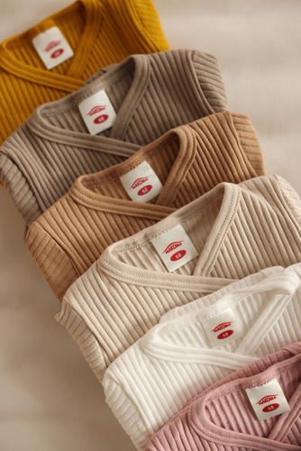 "Natural Harmony" Makoma Body dzidziuś z długim rękawem latte