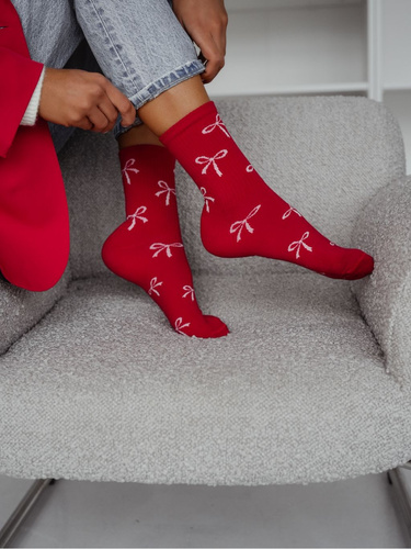 0200.198 Kokardki – damskie skarpety bawełniane Milena, czerwony