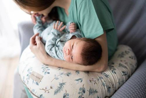 4457 Doctor Nap Poduszka do karmienia - milk