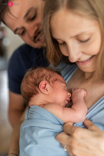 Bluzka do kangurowania milk and love dla mamy Milk&Love błękitny