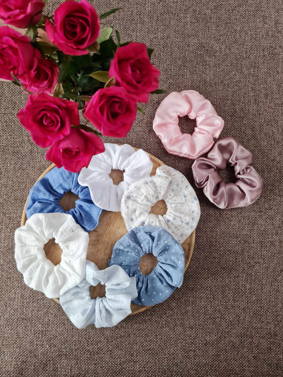 GM Scrunchie muślinowa gumka do włosów Marija - niebieski