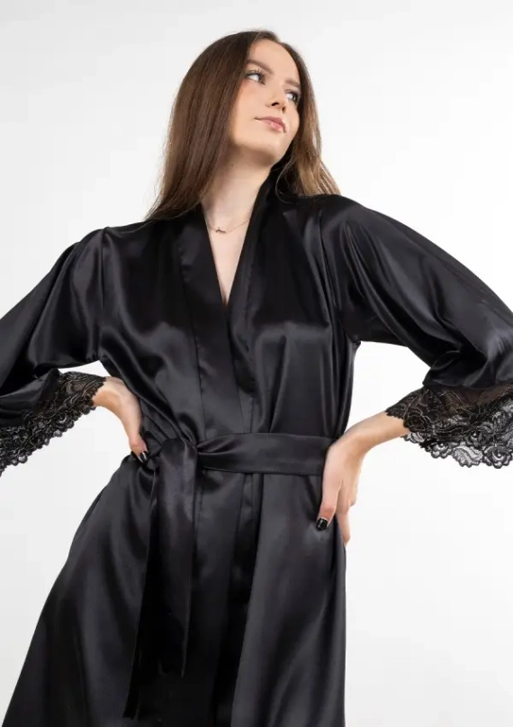 Asteria Podomka Dkaren czarna – satynowa z koronką, elegancka i zmysłowa