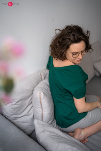 Bluzka ciążowa i do karmienia M-Shirt V-neck Milk&Love butelkowa zieleń