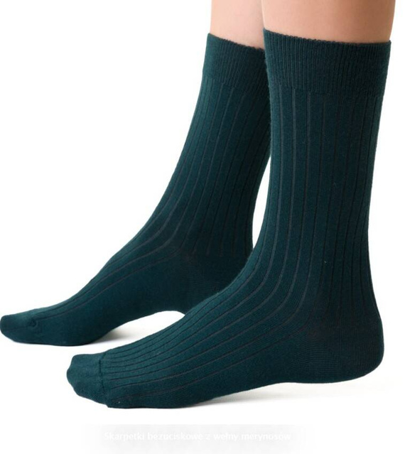 ART.130 Natural Merino Wool Skarpety damskie prążek Steven -008 zielony