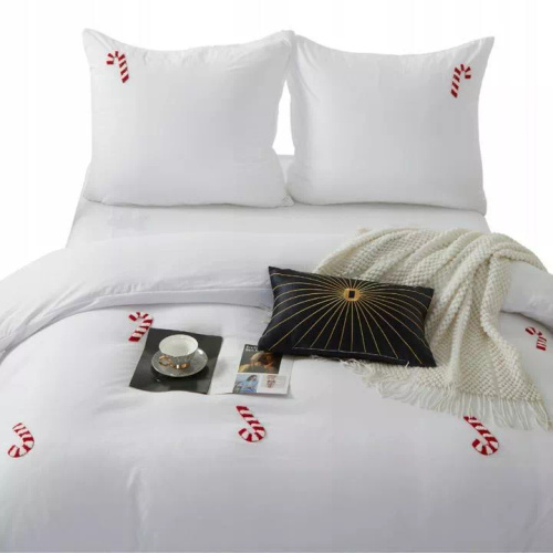 Cuty Candycanes Pościel świąteczna z mikrofibry Spod Igły i Nitki – biała z aplikacjami 3D laski cukrowe, zapięcie na suwak