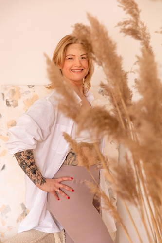 3411D/F Legginsy Marija – prążkowane, wysoki stan, 97% bawełna, styl i wygoda na co dzień - brudny fiolet