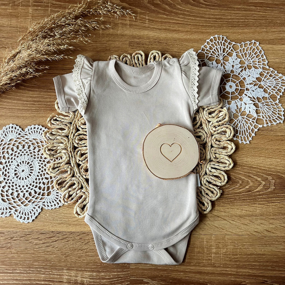 BK12324 Łączka Mamatti Body z krótkim rękawem