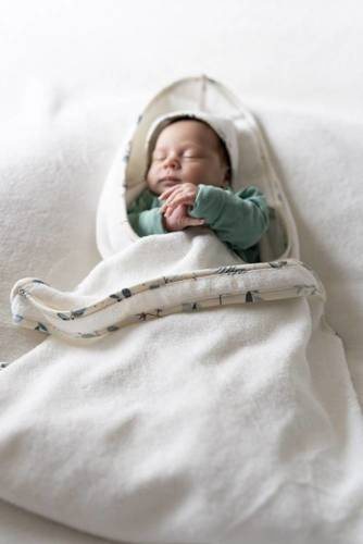 bambusowy ręcznik z kapturkiem Doctor Nap 4461 - milk