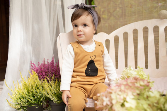 Tres Bien Pinokio Ogrodniczki z nadrukiem - żółty