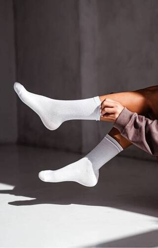 1313 Prążek Skarpety damskie Milena biały