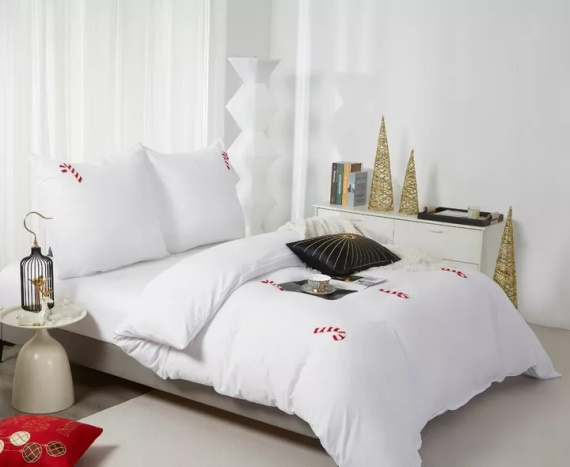 Cuty Candycanes Pościel świąteczna z mikrofibry Spod Igły i Nitki – biała z aplikacjami 3D laski cukrowe, zapięcie na suwak