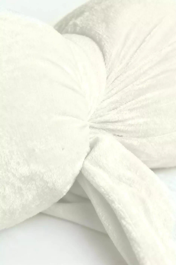 Poduszka świąteczna Kokarda 40x23 Spod Igły i Nitki – kremowa poduszka z weluru velvet, certyfikat Oeko-Tex