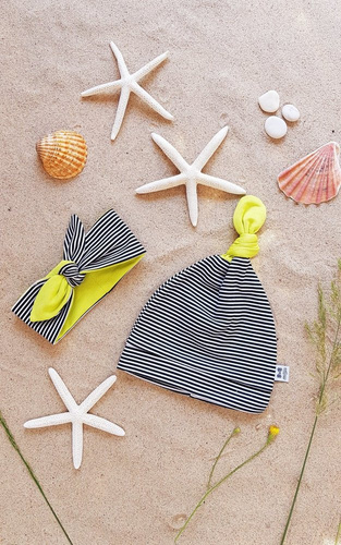 2215 Neon Zebra Czapka niemowlęca Marija - paski