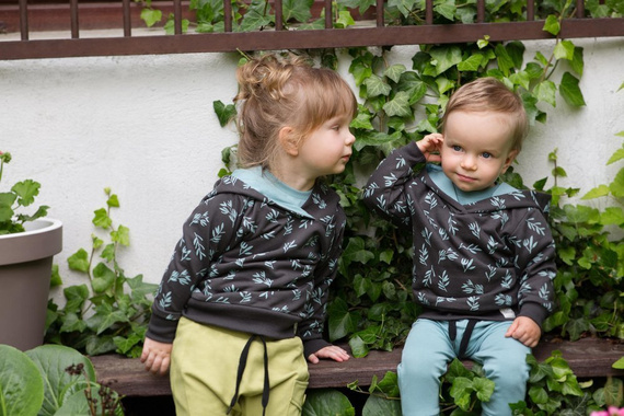 Bluza z kapturem "Stay Green" Pinokio - grafit druk