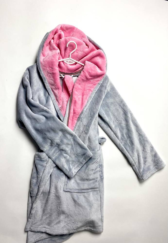 627 Soraya Krótki Szlafrok damski Forex - jasny szary / róż