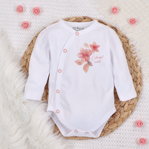 ABN-5412 Kolorowe Kwiatki Body kopertowe z długim rękawem Nini biały