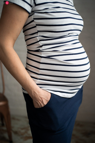 Milk Shirt Bluzka do karmienia i ciążowa z krótkim rękawem Milk&Love w cienkie paski