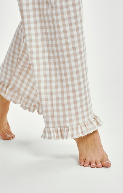 3438 Vera Taro piżama damska bawełniana beżowy – długi rękaw, spodnie w kratkę z falbanką