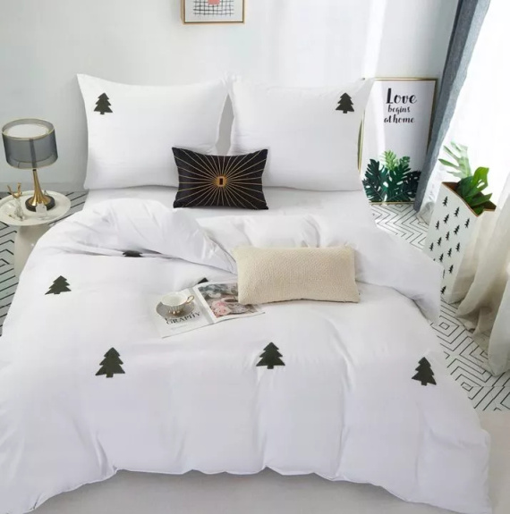 Cuty Christmas Pościel świąteczna z mikrofibry Spod Igły i Nitki – biała z aplikacjami 3D zielona choinki, zapięcie na suwak