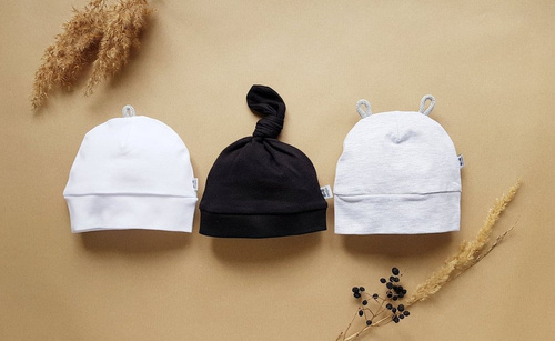 1615C Universal Czapka niemowlęca Marija - czarna