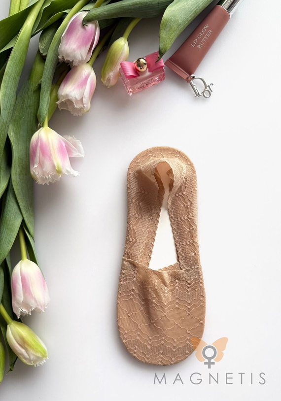 Baleriny damskie Magnetis GC-251144 z koronką i silikonem – niewidoczne stopki beige